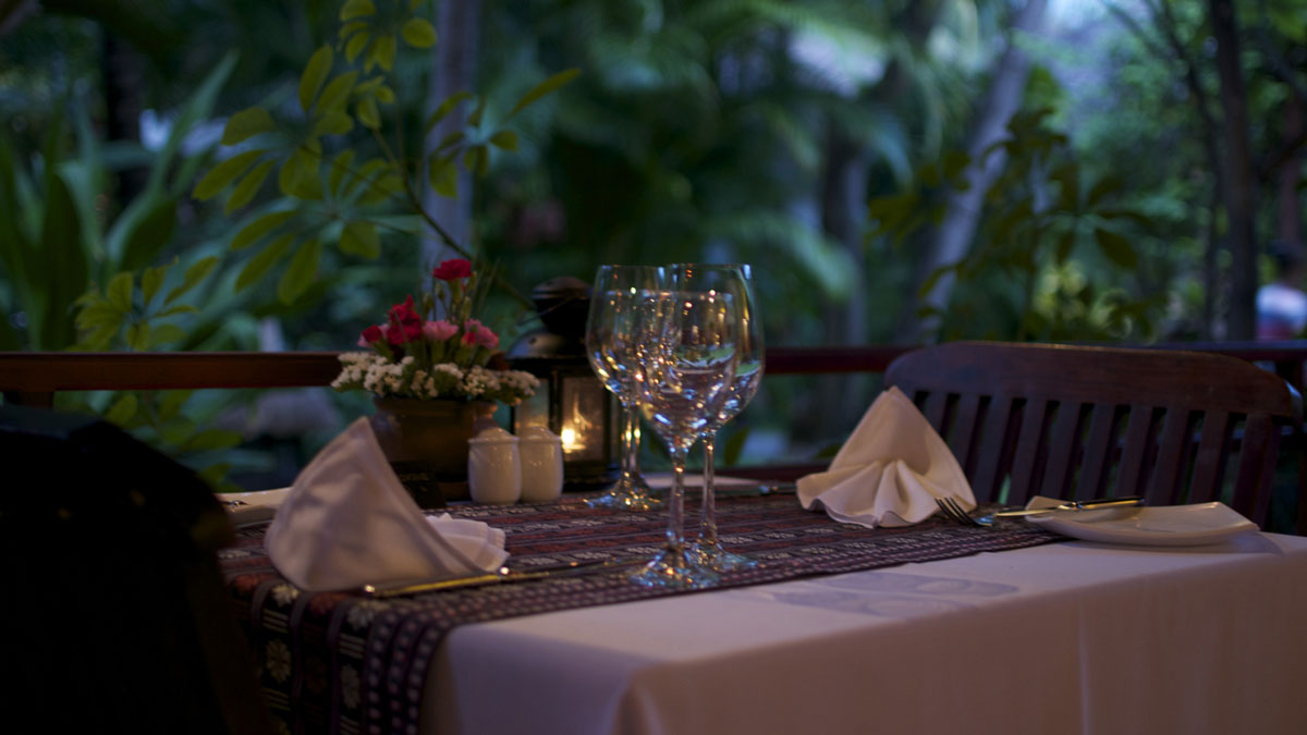 Điểm danh nhà hàng view biển Phan Thiết đẹp lung linh 8