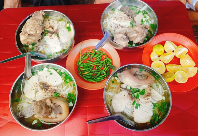Ghé quán bà Sẩm thưởng thức hủ tiếu chỉ với 10.000 VND tại Sa Đéc 7