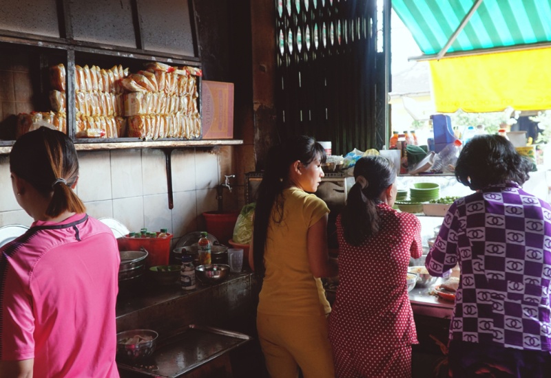 Ghé quán bà Sẩm thưởng thức hủ tiếu chỉ với 10.000 VND tại Sa Đéc 8