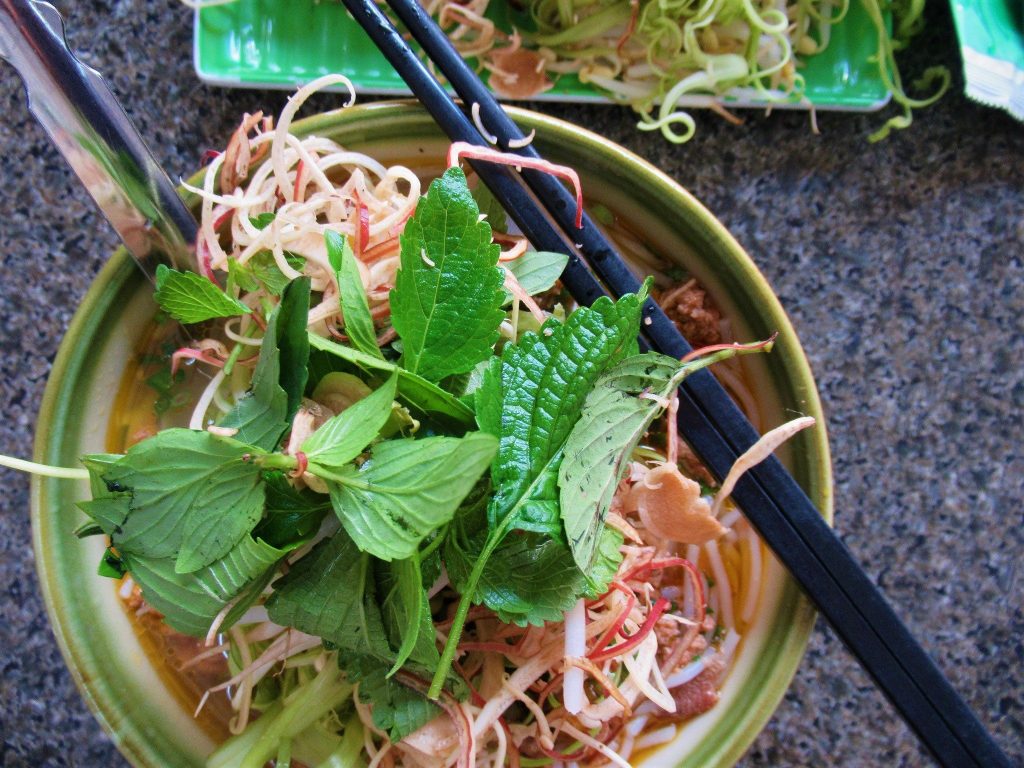 Ghé quán Bún riêu cua ốc Phan Rang Ninh Thuận thưởng thức món ngon nức tiếng 8