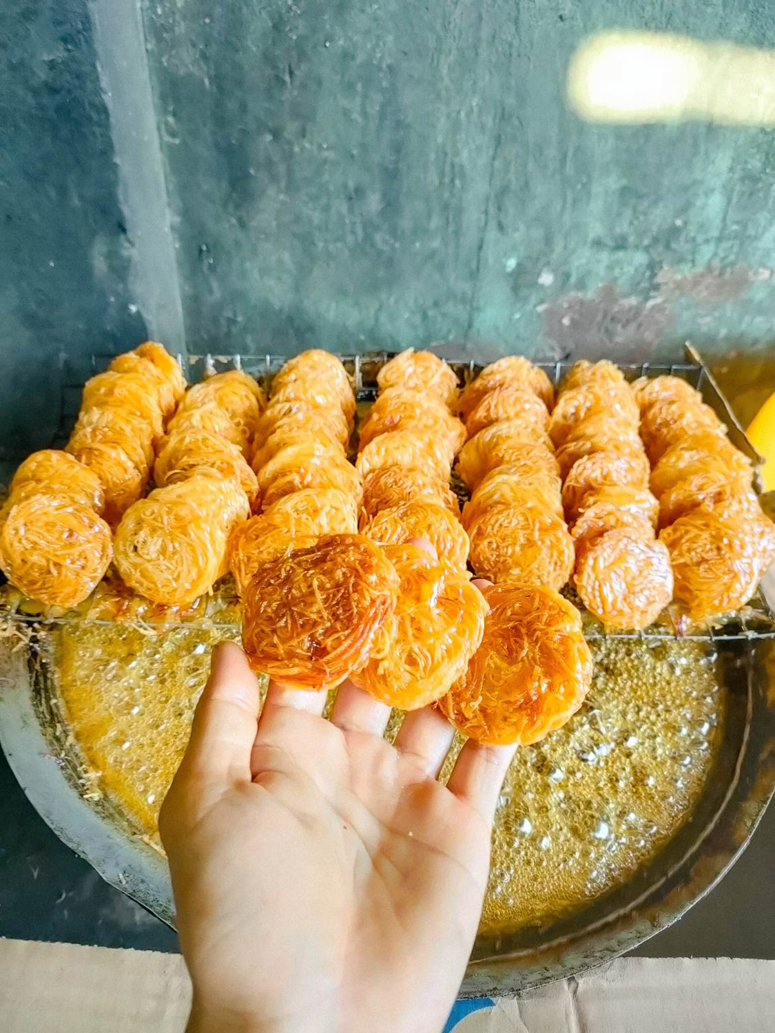 Thưởng thức bánh rế Phan Thiết, món ăn độc đáo giữa lòng phố biển 7